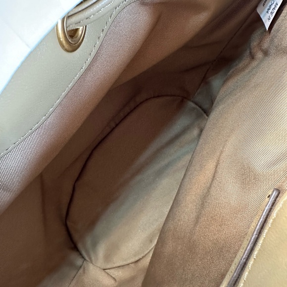 Tory Burch small Fleming soft bucket bag - Picture 7 of 9